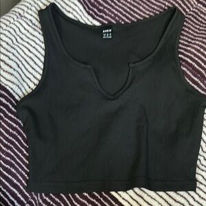 SHEIN Black Ribbed Crop Top